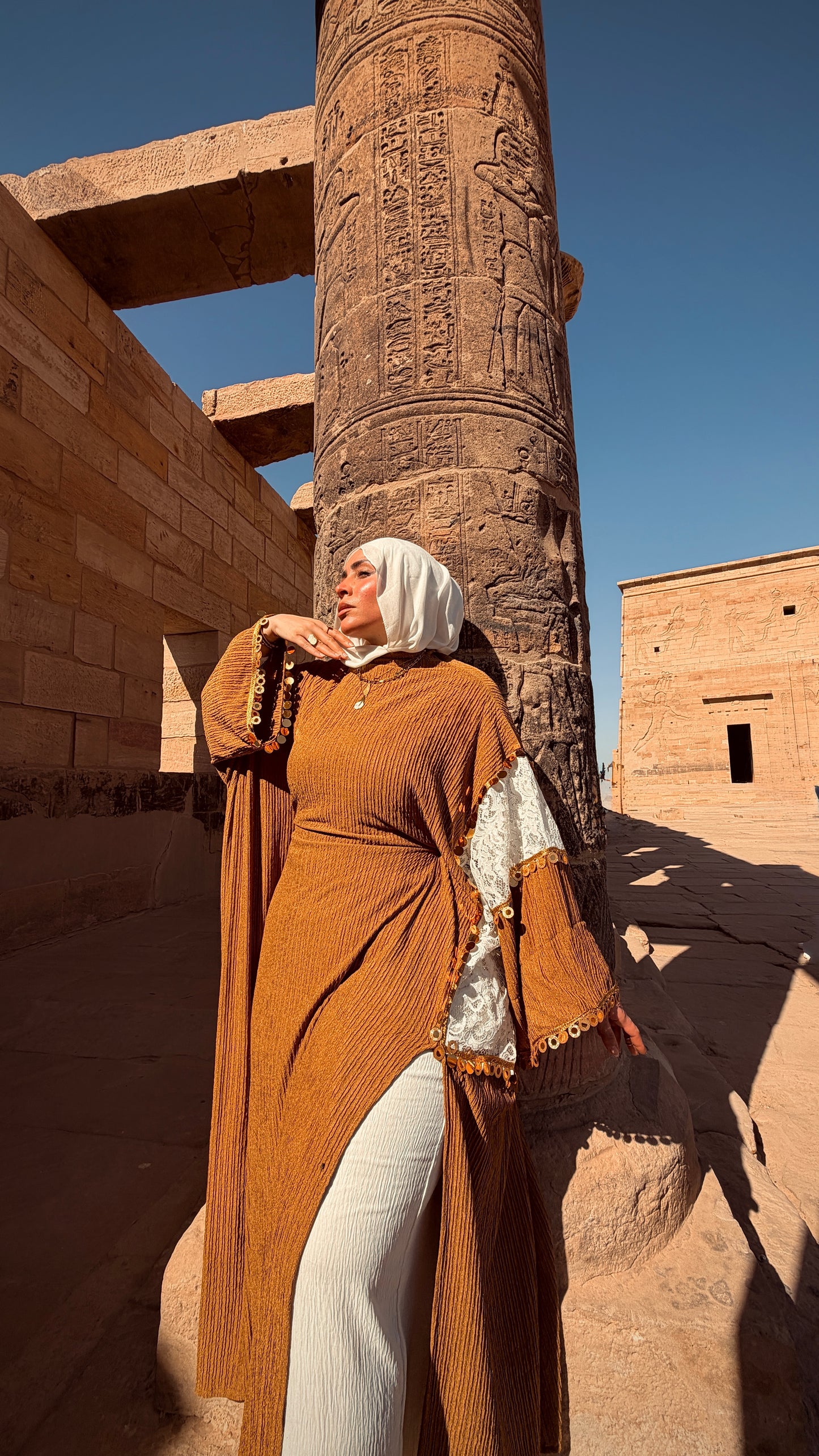 "شُموس" Kaftan