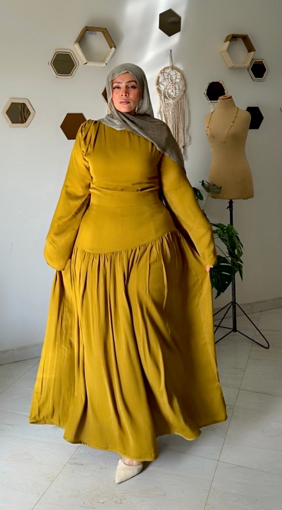 "كهرمان" dress