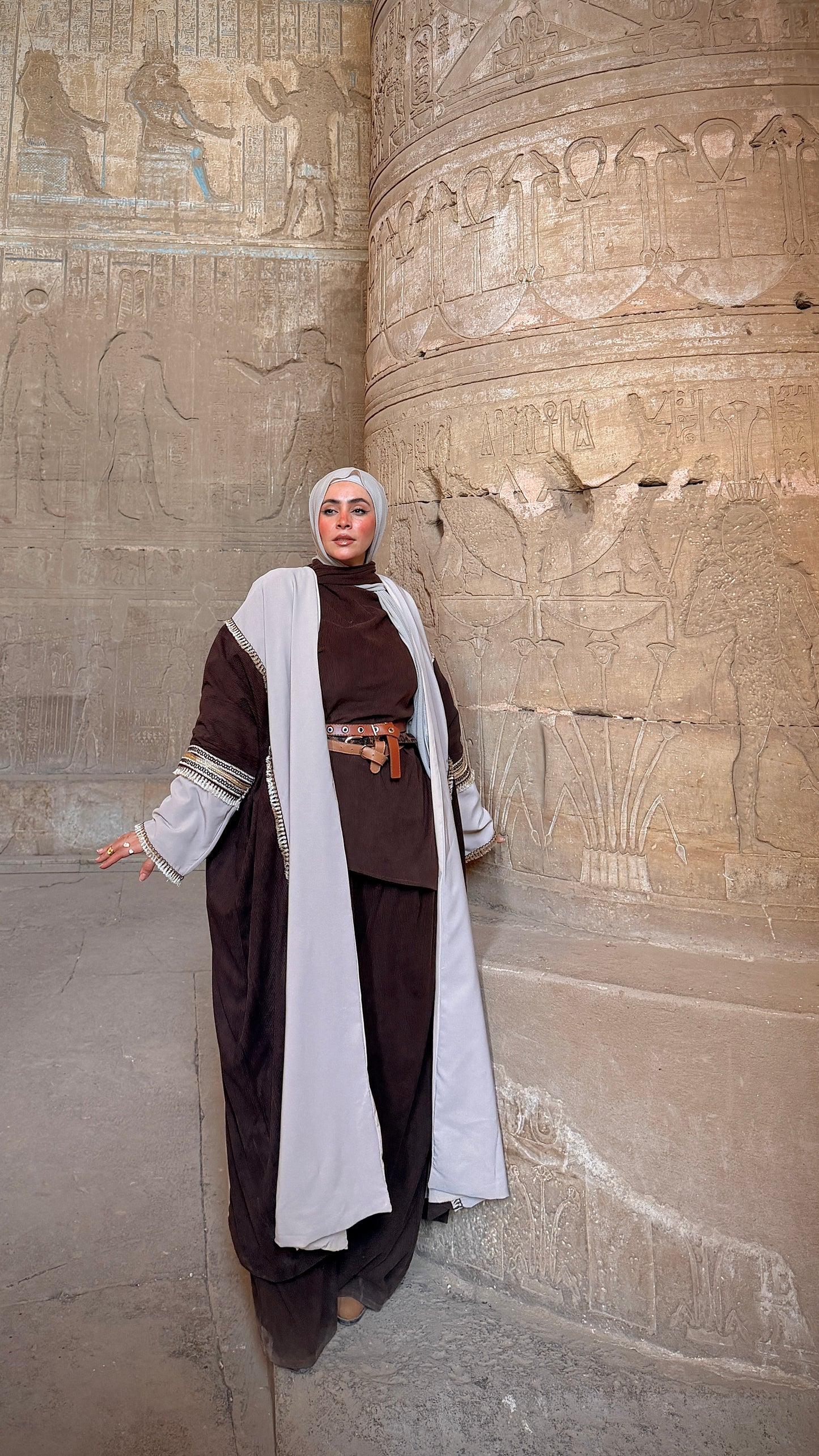 "وَقار" Kaftan/Abaya