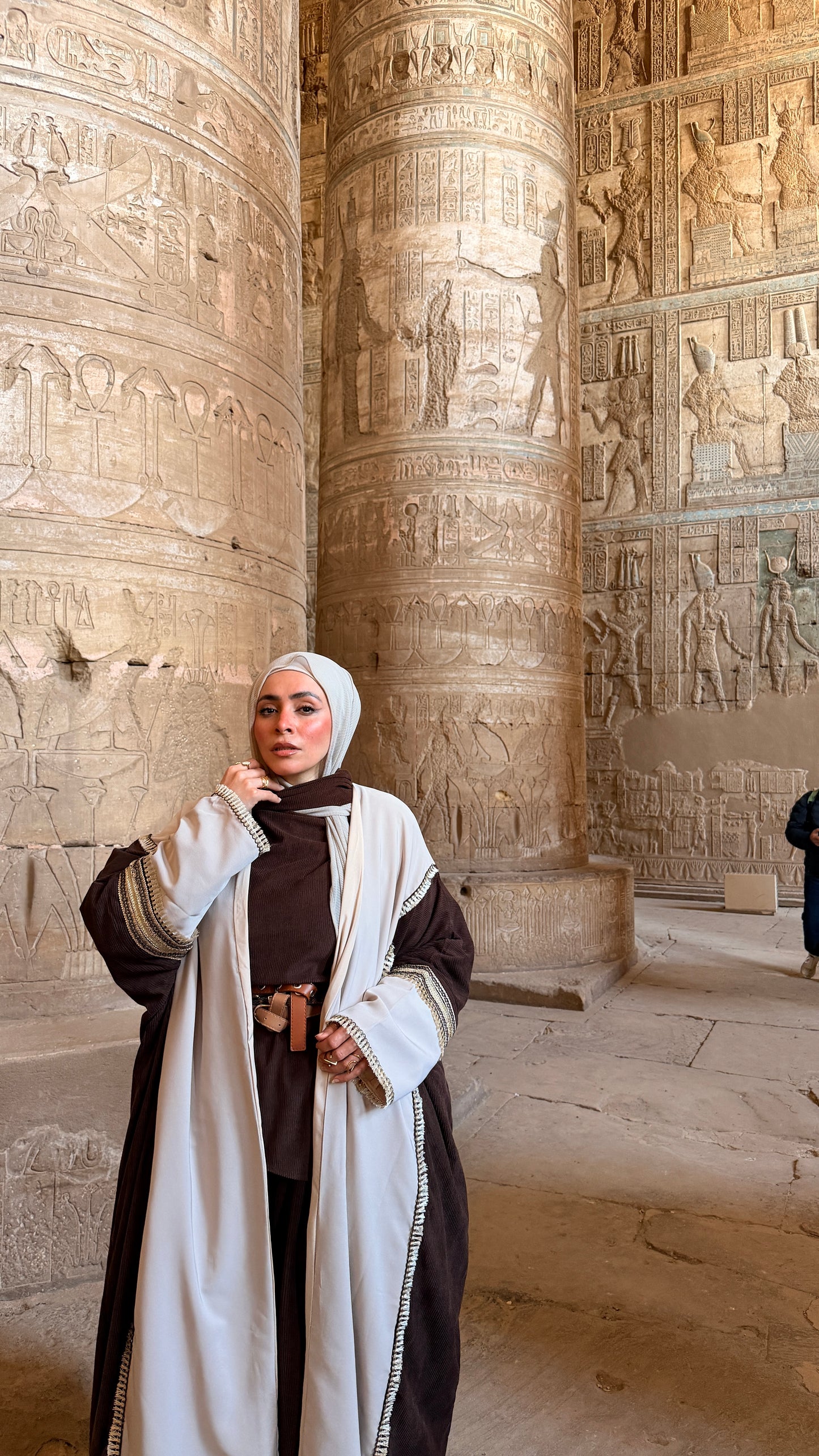 "وَقار" Kaftan/Abaya