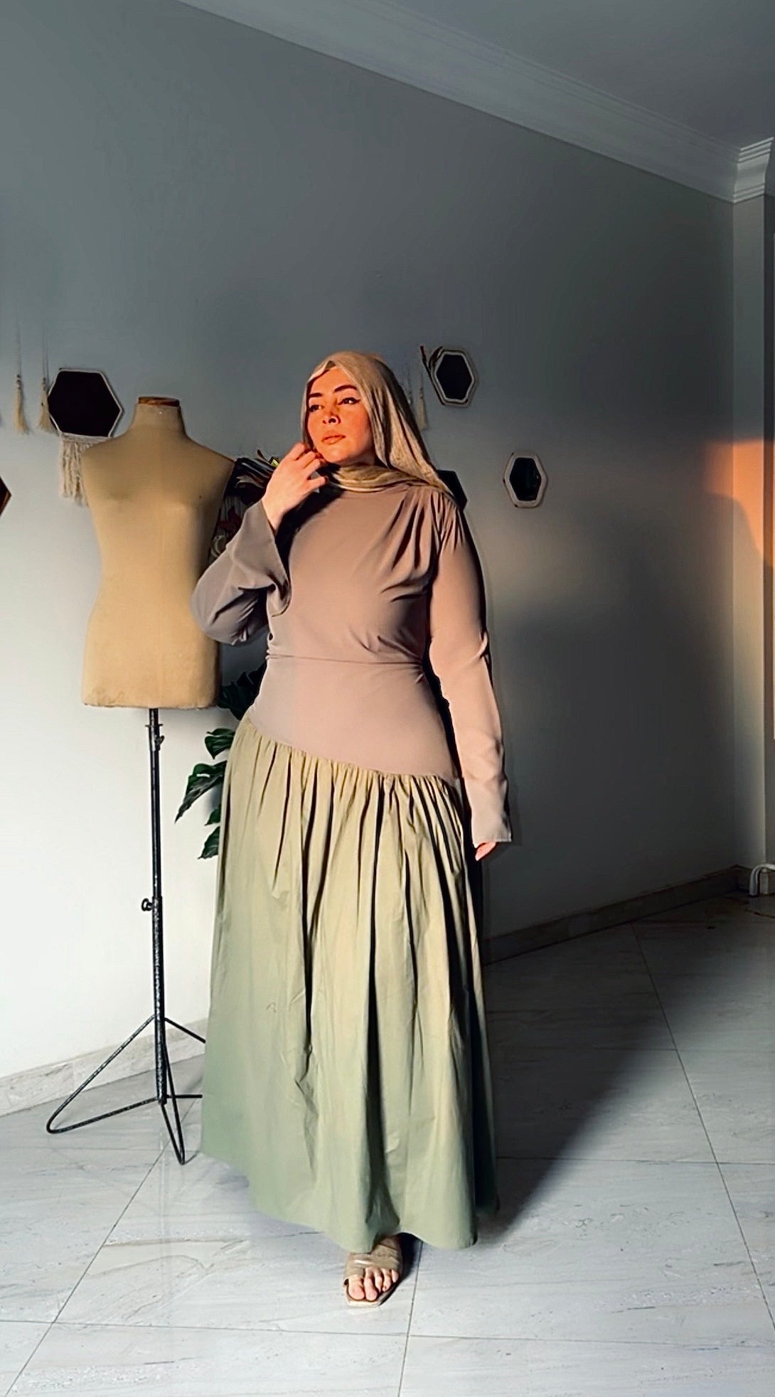 "زيتونة" dress