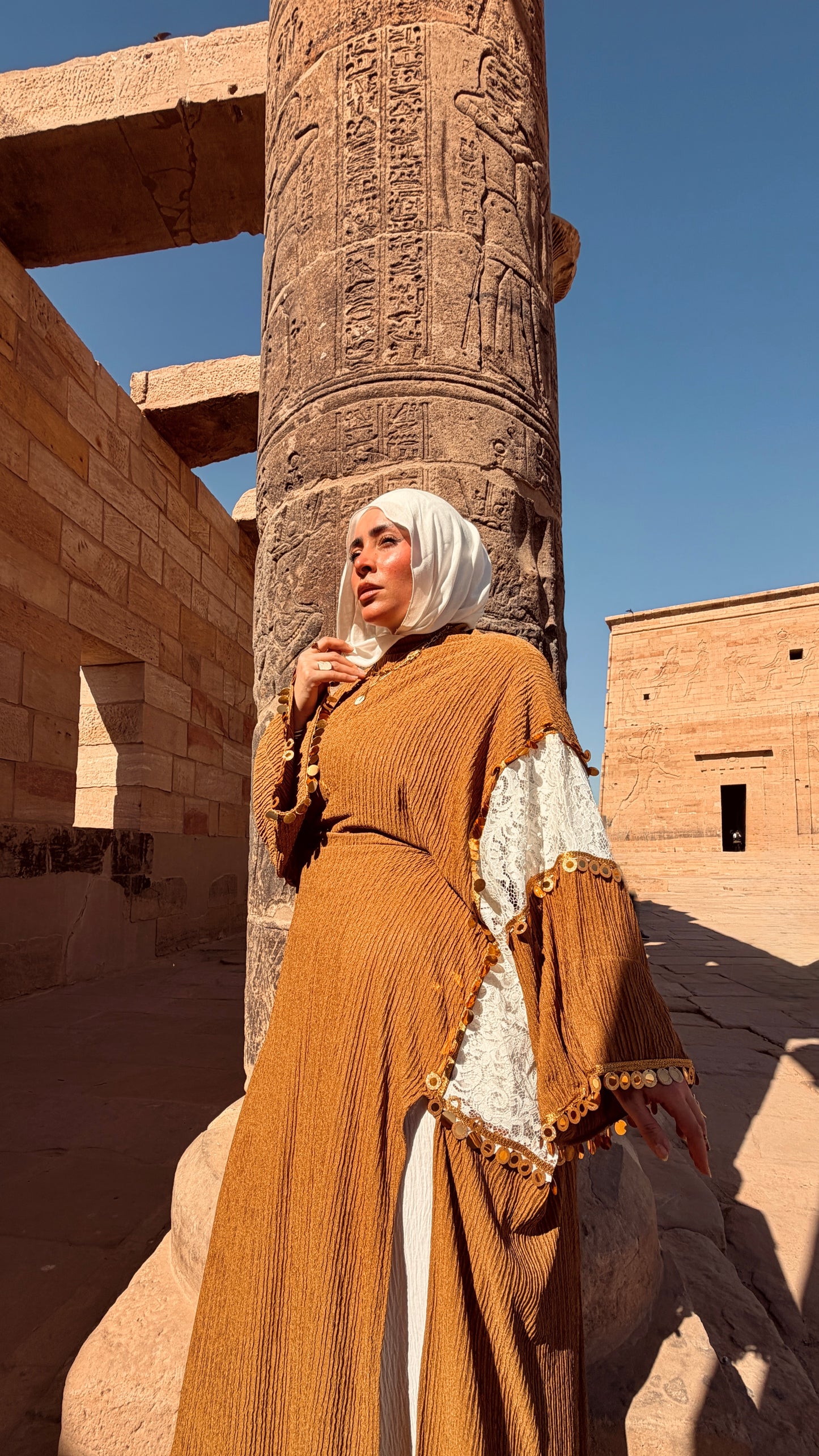 "شُموس" Kaftan