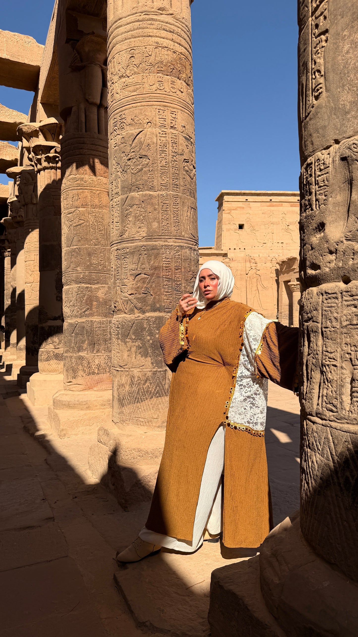 "شُموس" Kaftan