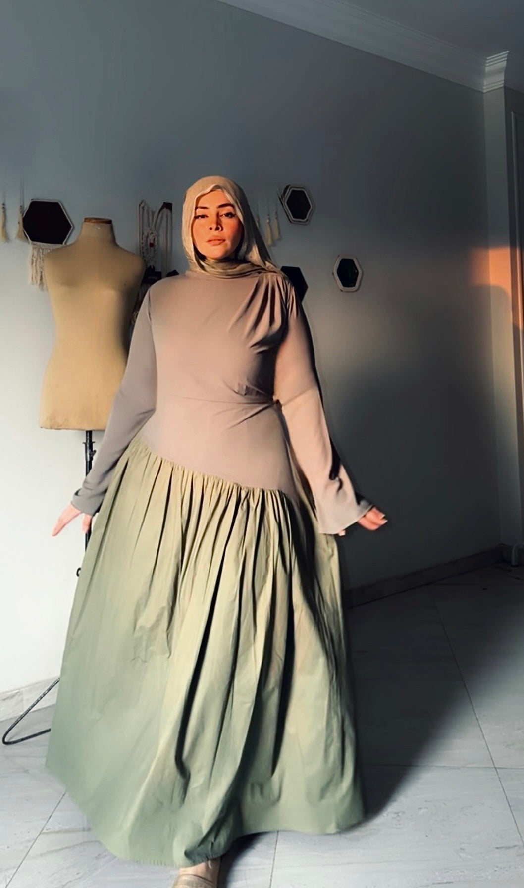 "زيتونة" dress