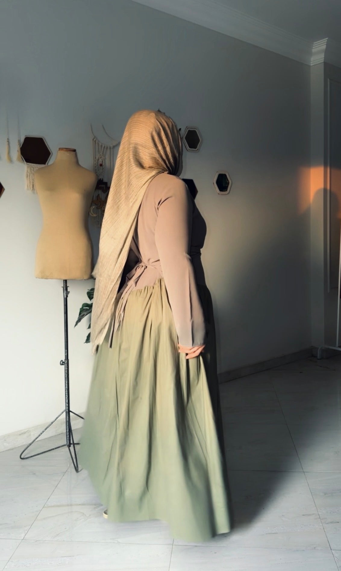 "زيتونة" dress