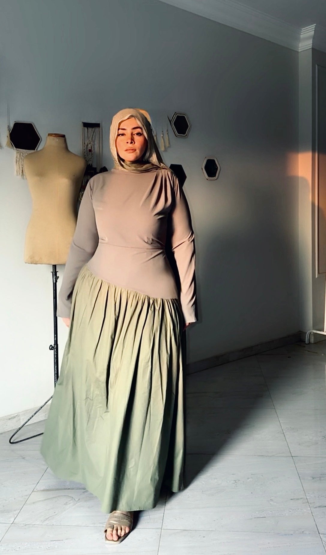 "زيتونة" dress