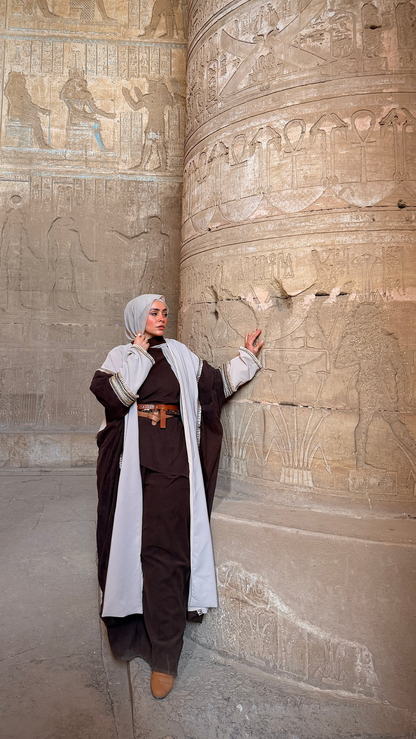 "وَقار" Kaftan/Abaya