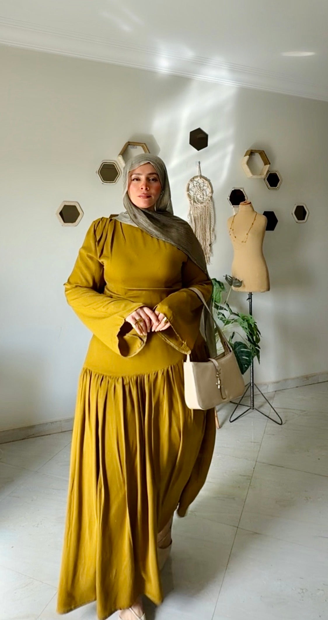 "كهرمان" dress