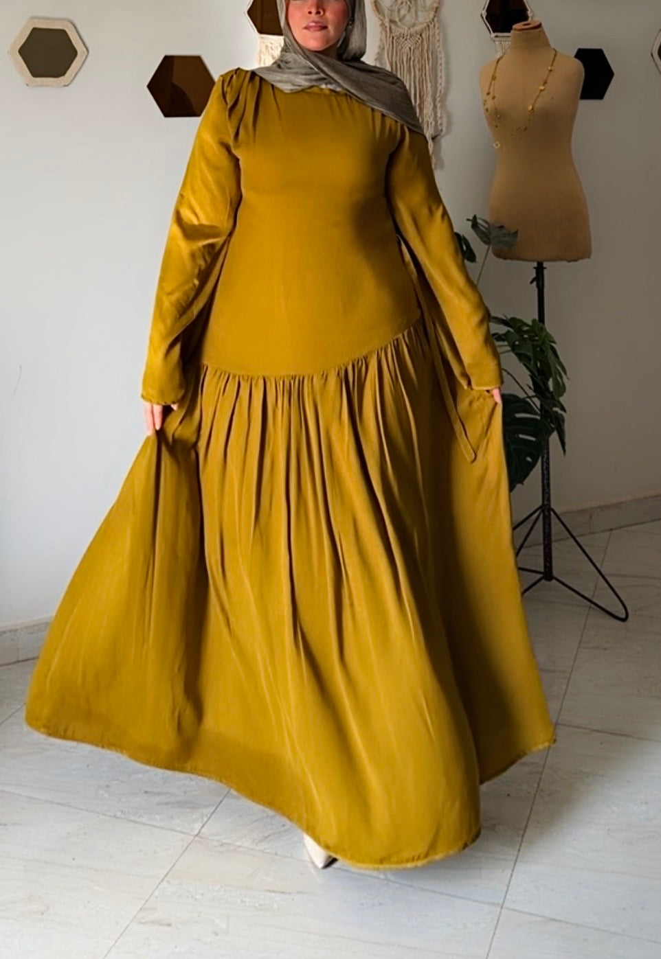 "كهرمان" dress